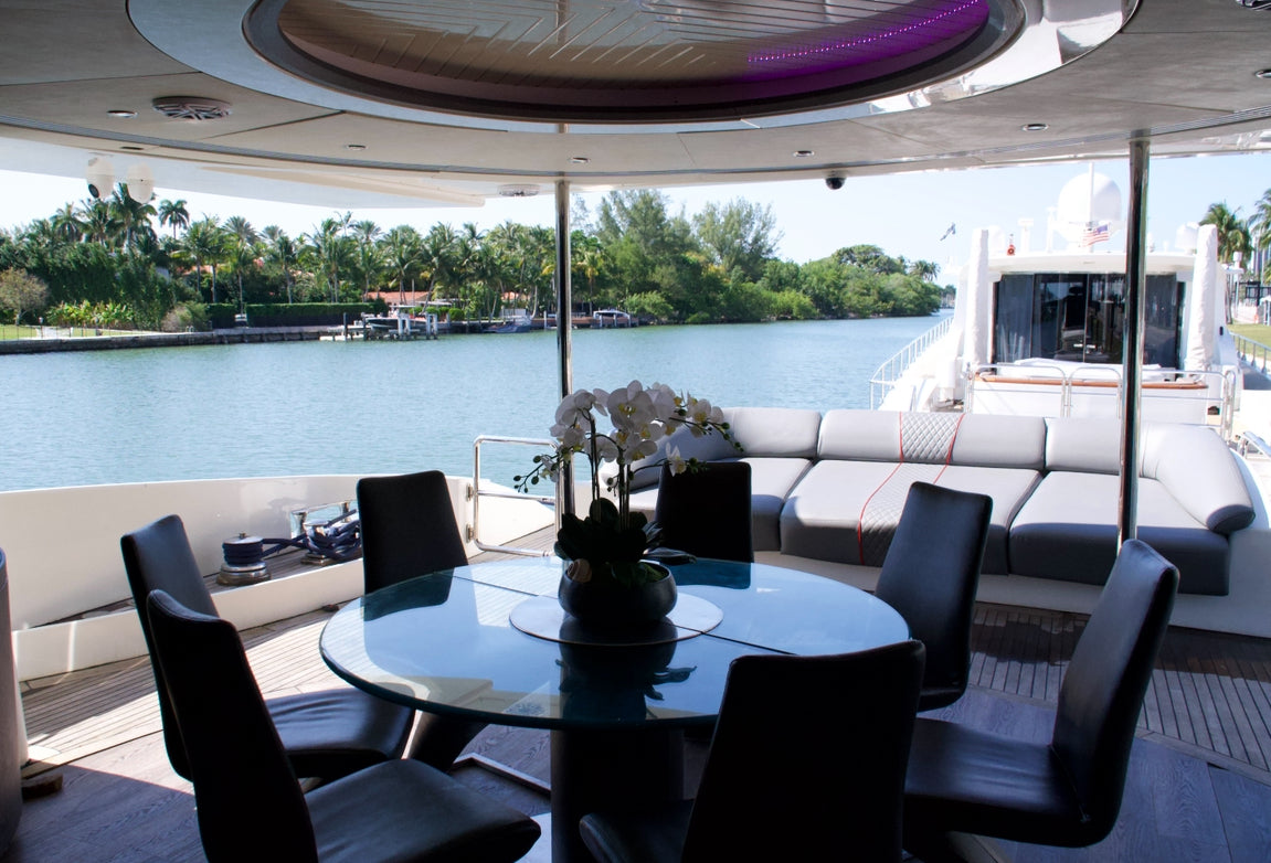 105ft Azimut with Jacuzzi (2)