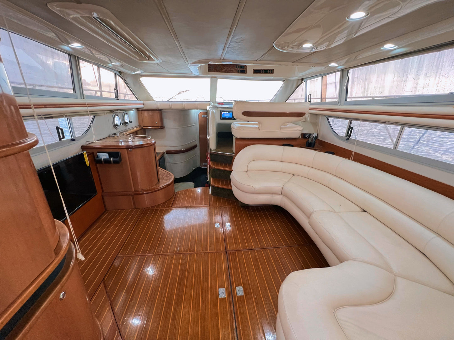 50ft Sealine Flybridge