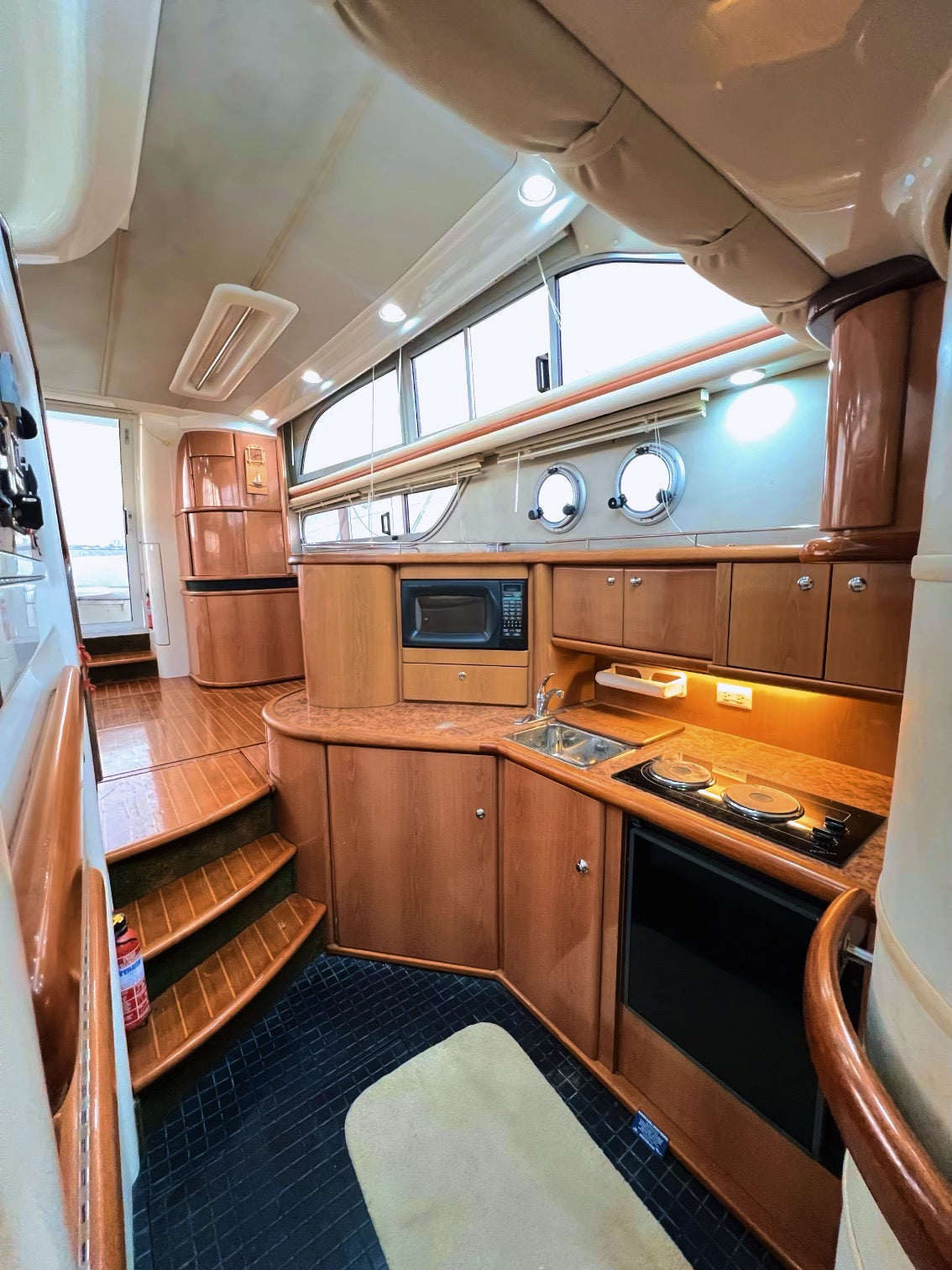 50ft Sealine Flybridge