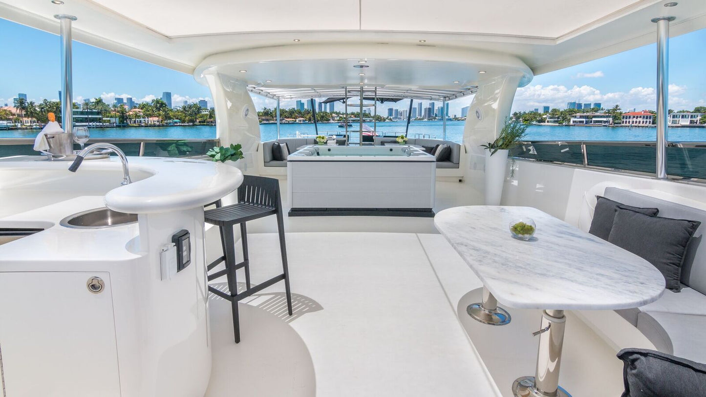 110ft Horizon with Jacuzzi