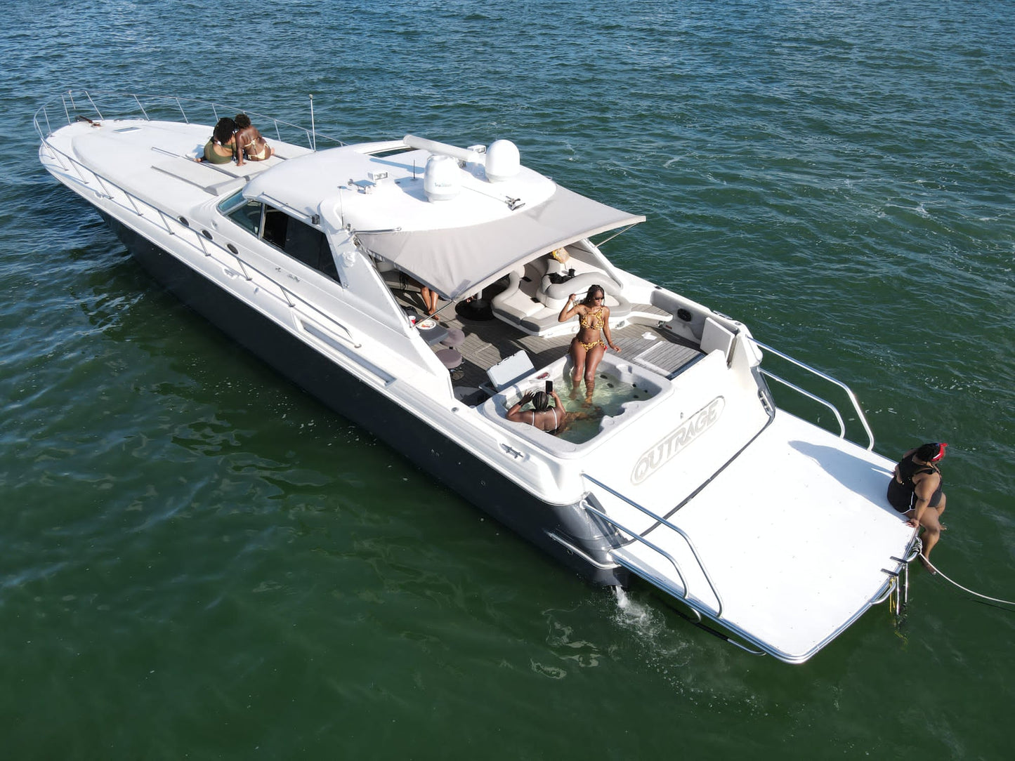 70ft Searay with Jacuzzi