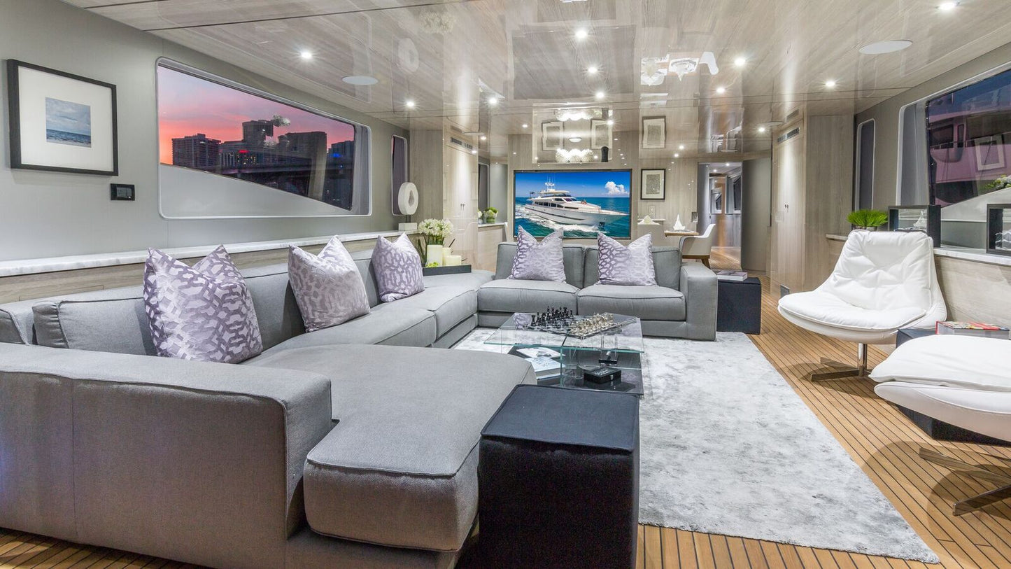 110ft Horizon with Jacuzzi