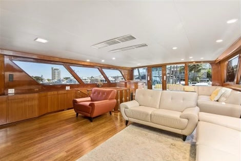 100ft Broward with Jacuzzi
