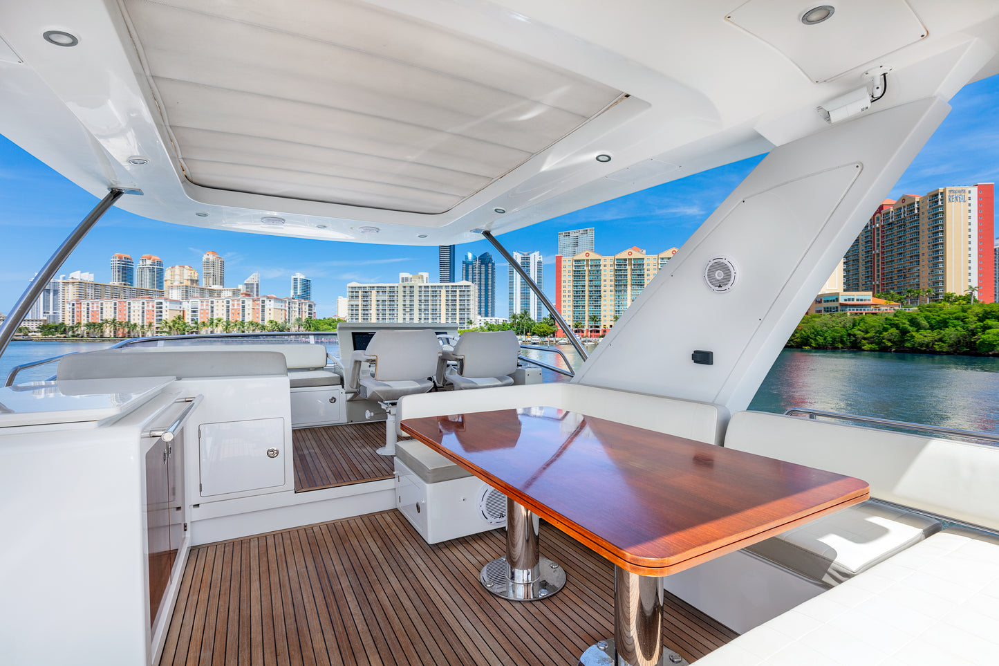 70ft Azimut (2)