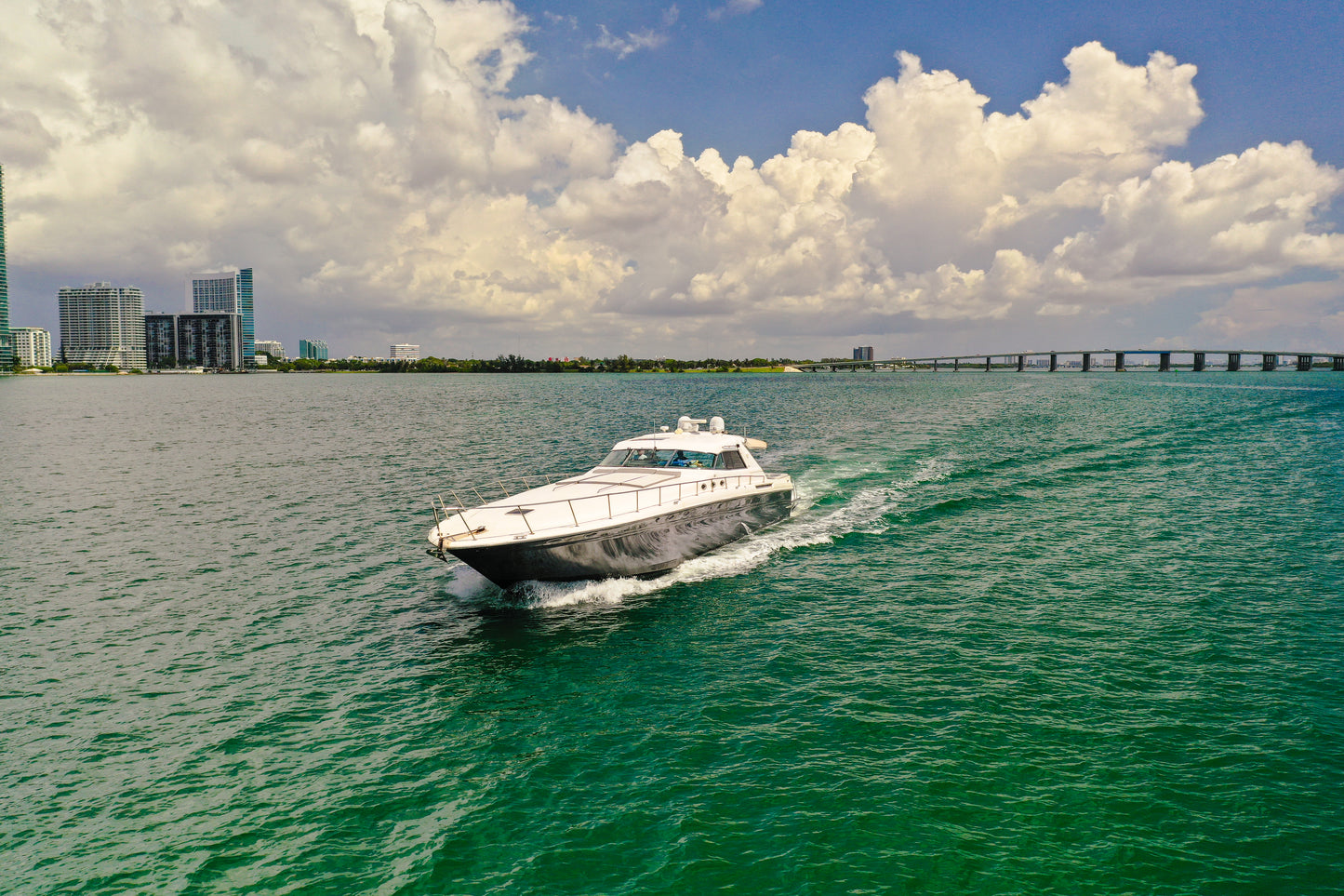 70ft Searay with Jacuzzi