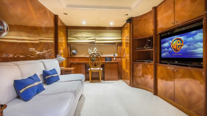 100ft Azimut with Jacuzzi (2)