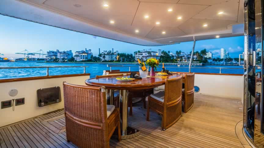 100ft Azimut with Jacuzzi (2)