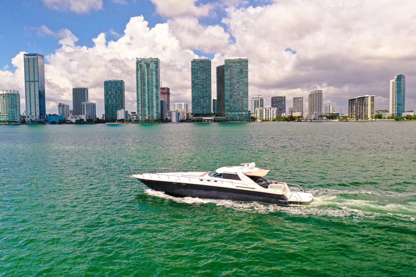 70ft Searay with Jacuzzi