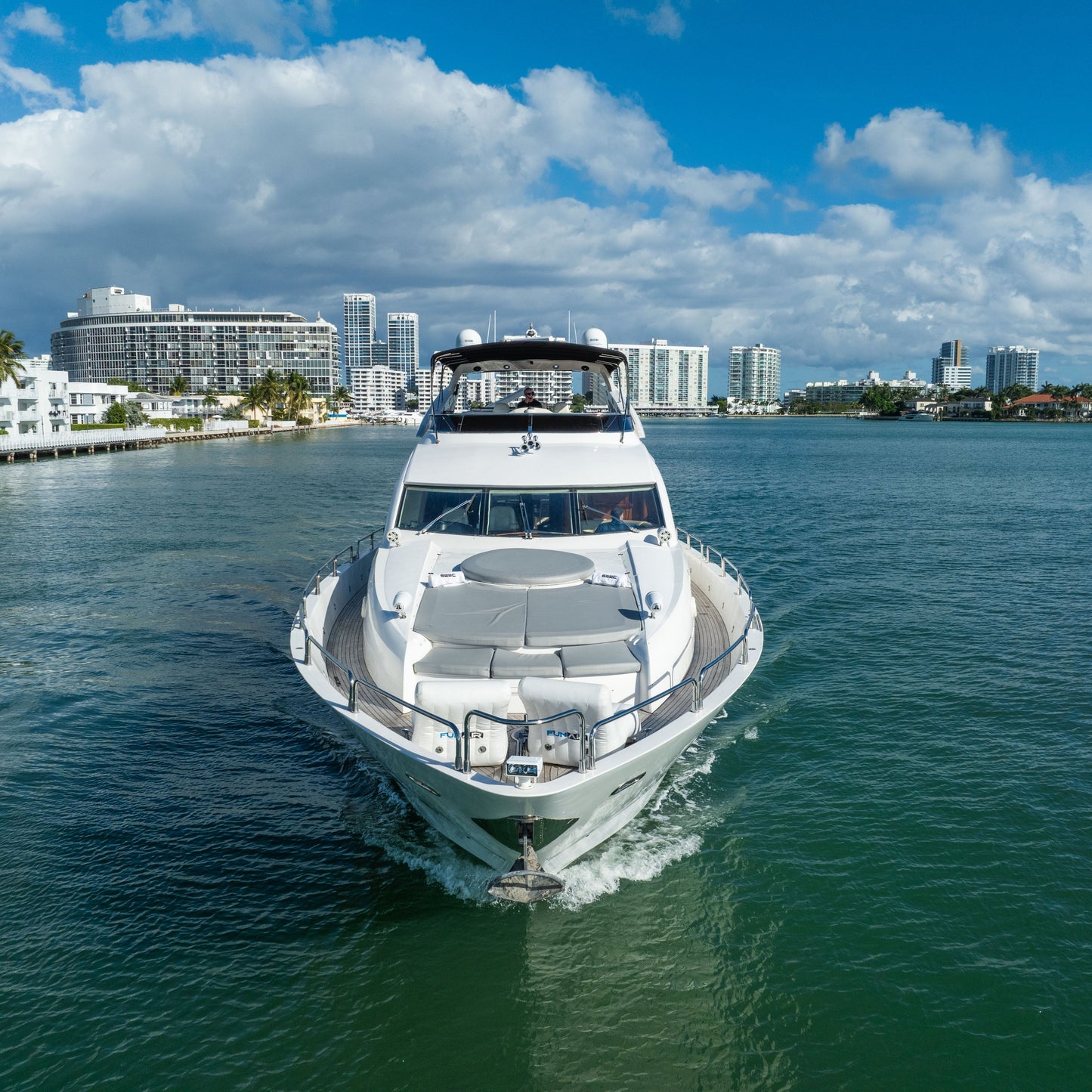 94ft Sunseeker