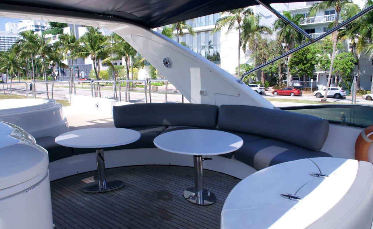 105ft Azimut with Jacuzzi (2)