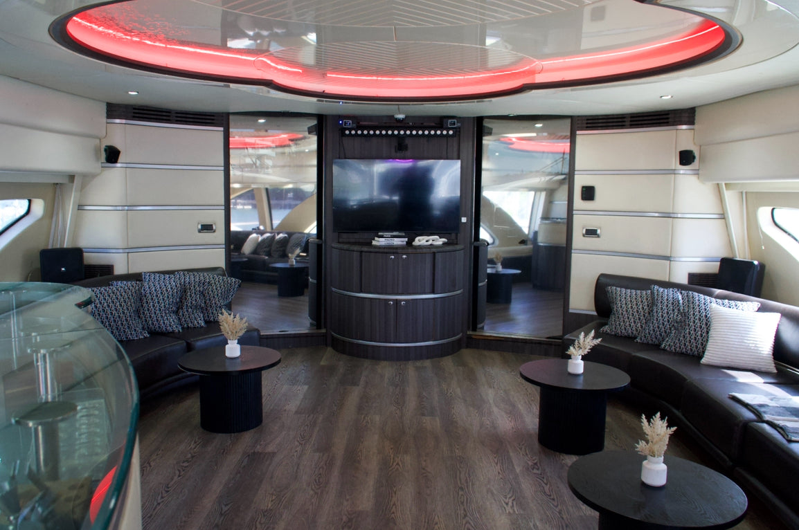 105ft Azimut with Jacuzzi (2)