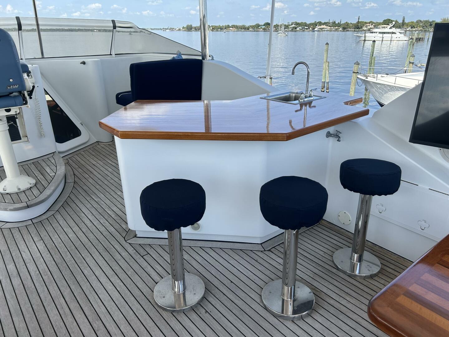 100ft Dovercraft with Jacuzzi
