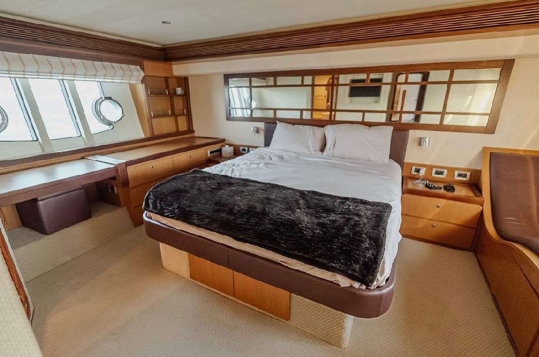 75ft Ferretti (2)