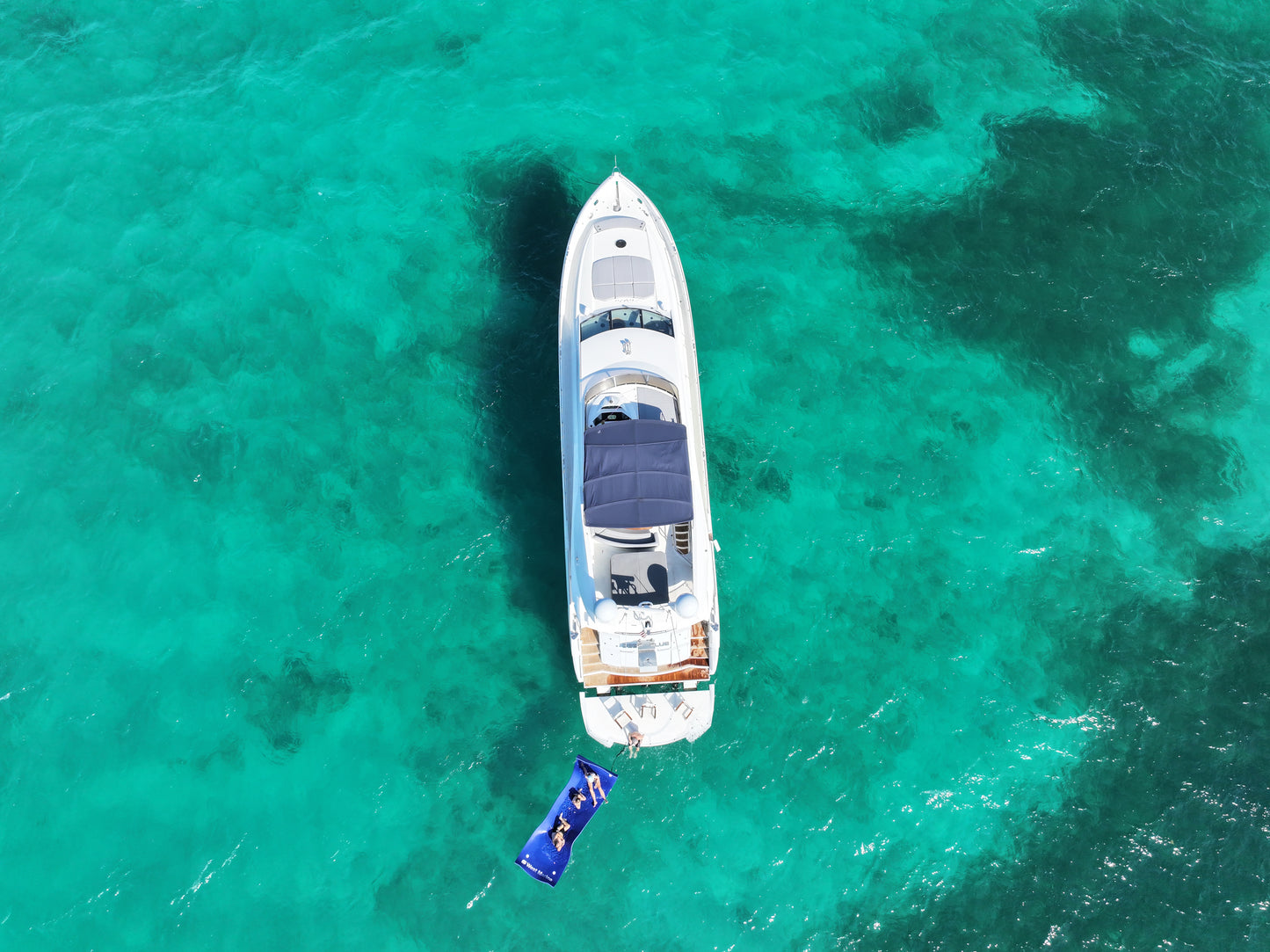 90ft Sunseeker with Jacuzzi (3)