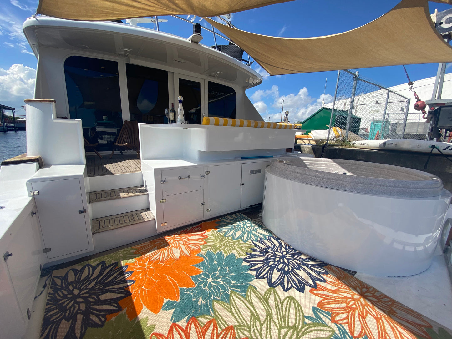 100ft Broward with Jacuzzi