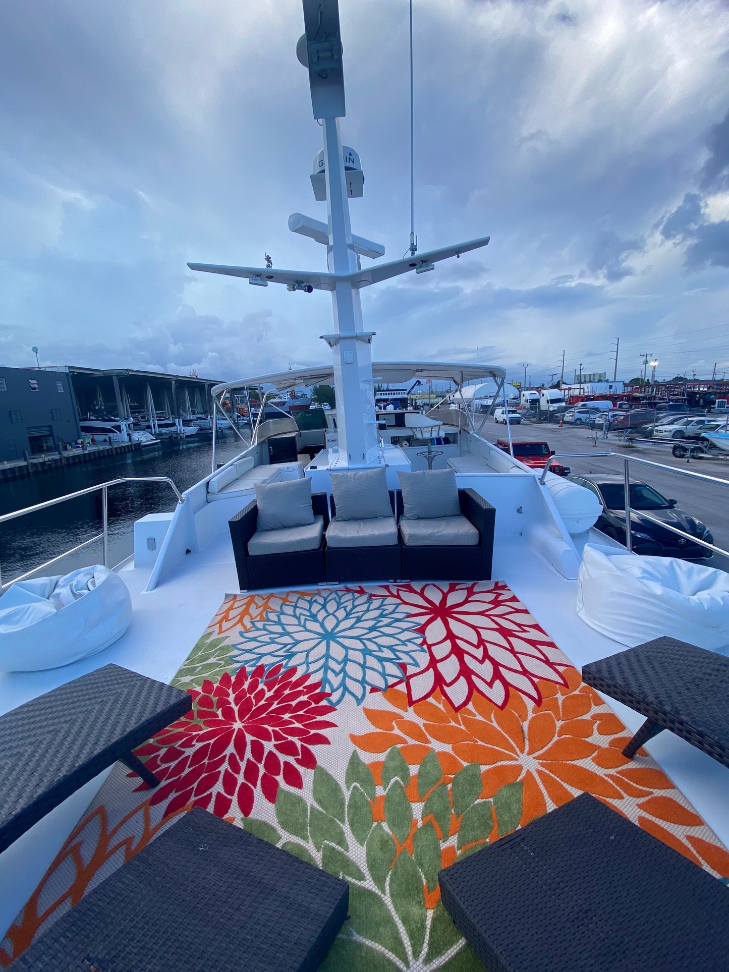 100ft Broward with Jacuzzi