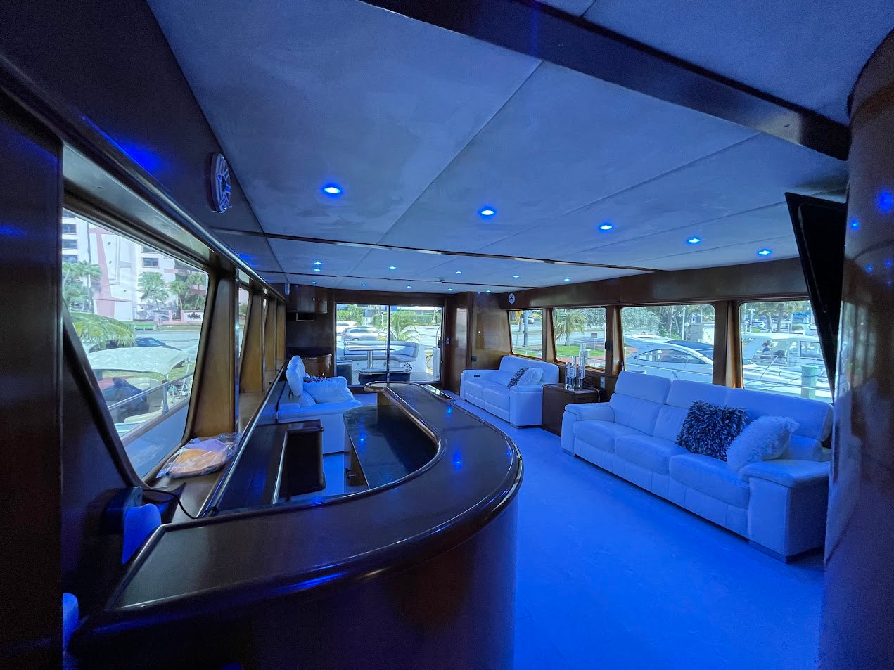 110ft Rodman with Toys & Jacuzzi