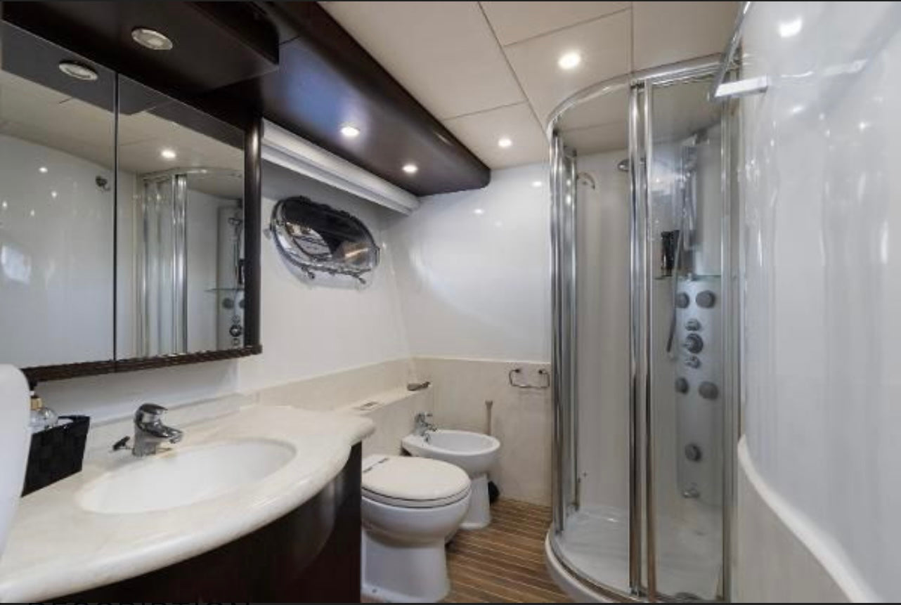 110ft Rodman with Toys & Jacuzzi