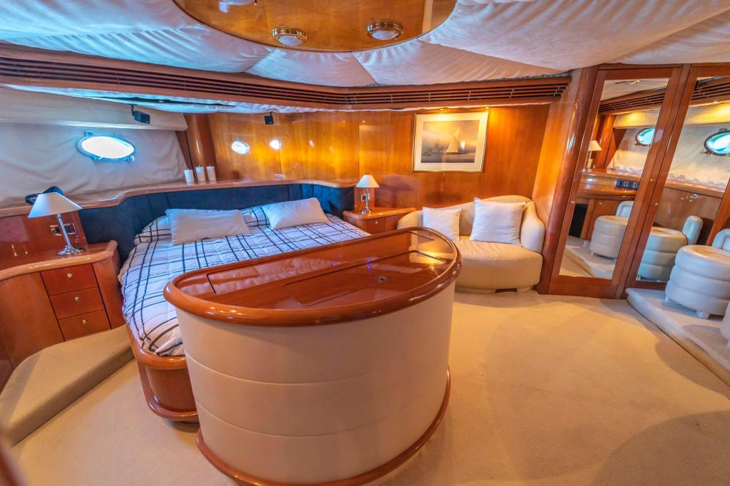 90ft Sunseeker with Jacuzzi (2)