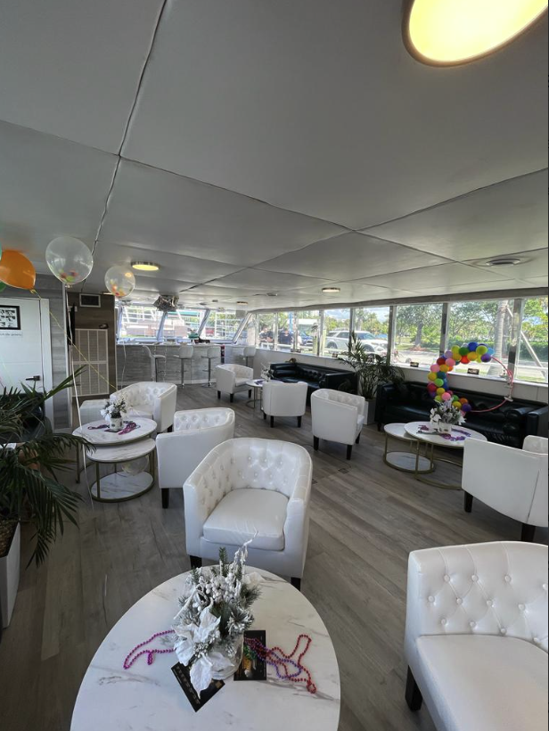 100ft Party Yacht