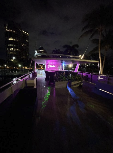 100ft Party Yacht