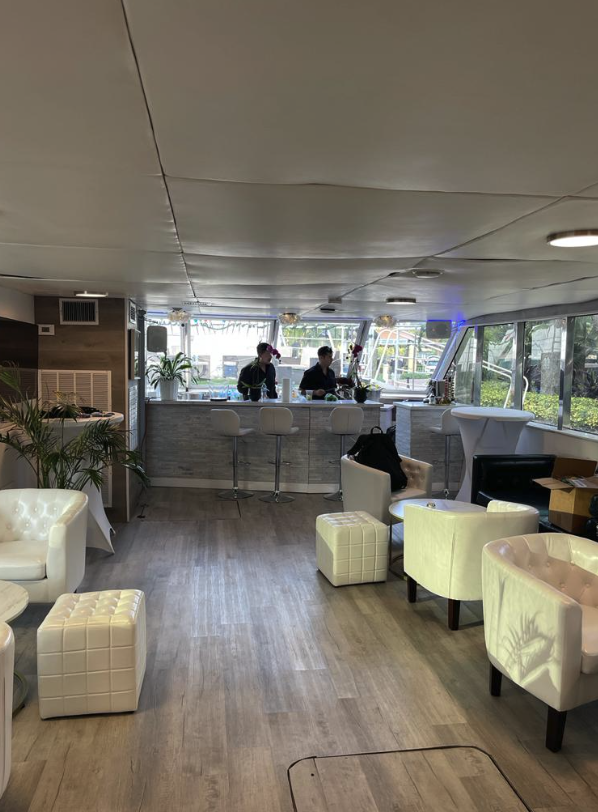 100ft Party Yacht