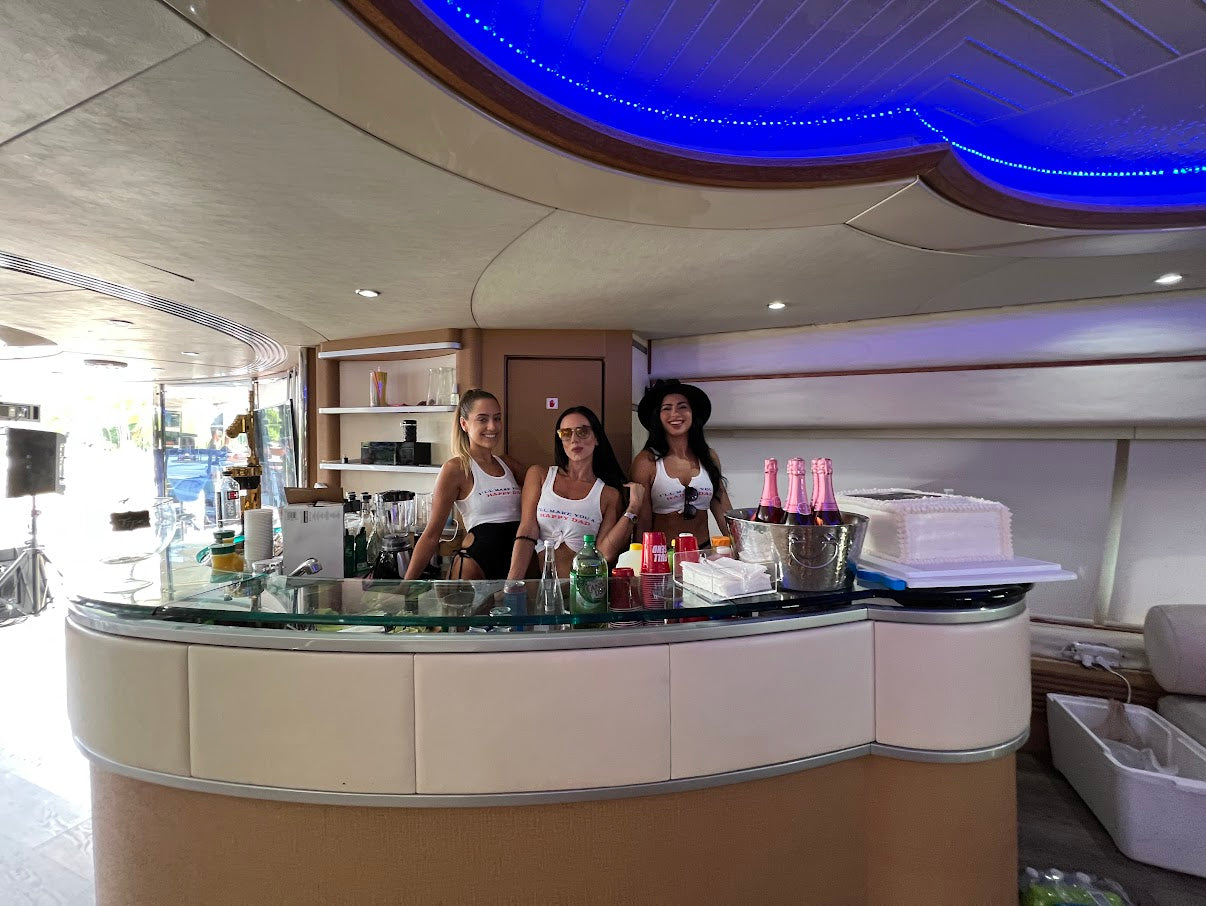100ft Azimut with Jacuzzi, Club, & Toys