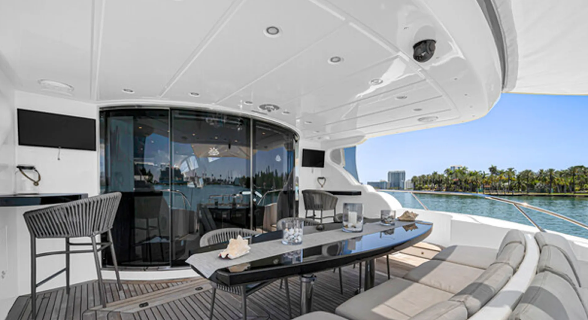 105ft Leopard with Jacuzzi & Toys