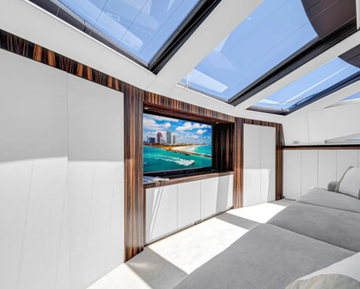 105ft Leopard with Jacuzzi & Toys