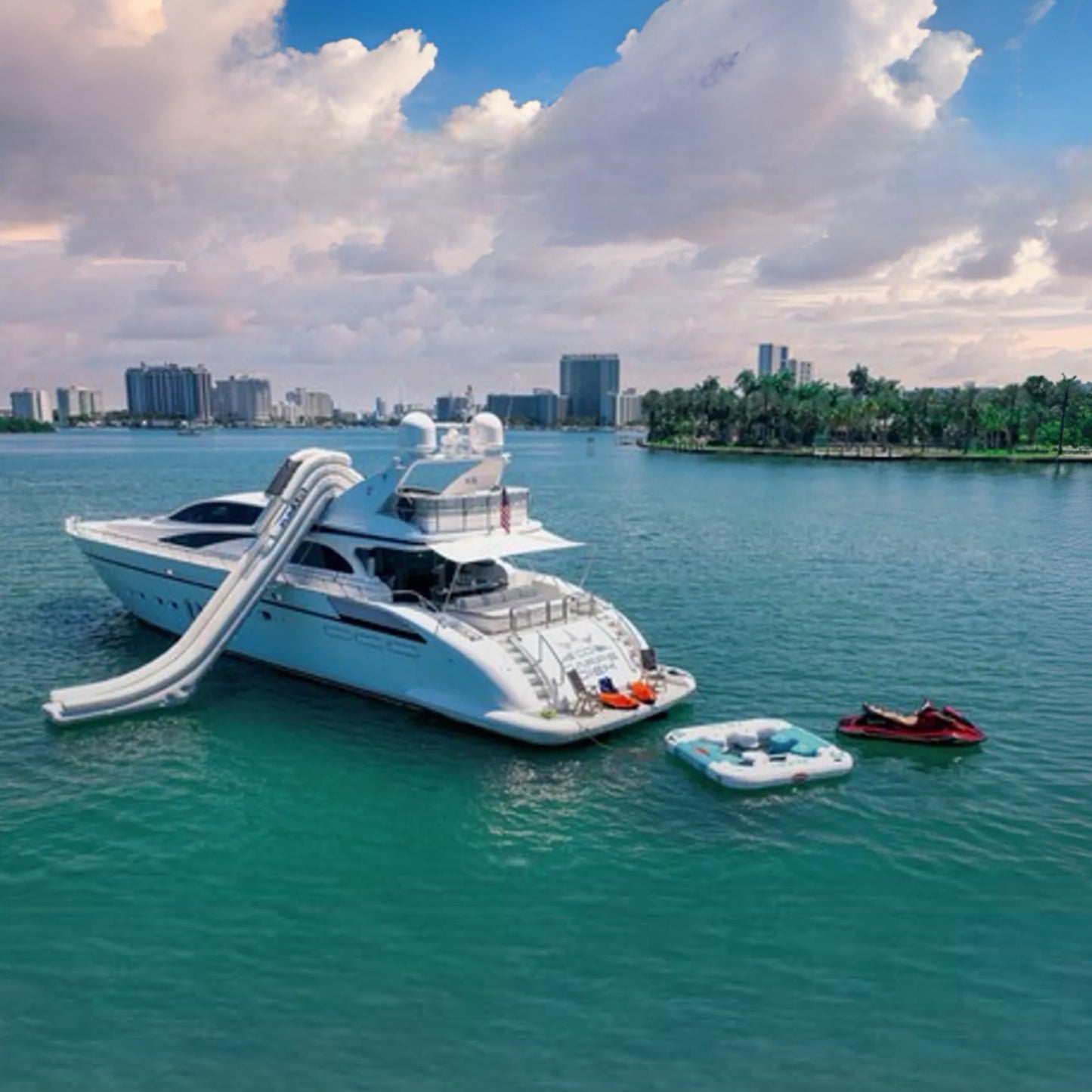 105ft Leopard with Jacuzzi & Toys