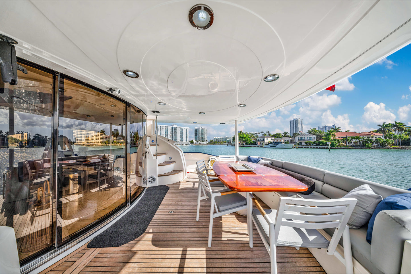 94ft Sunseeker