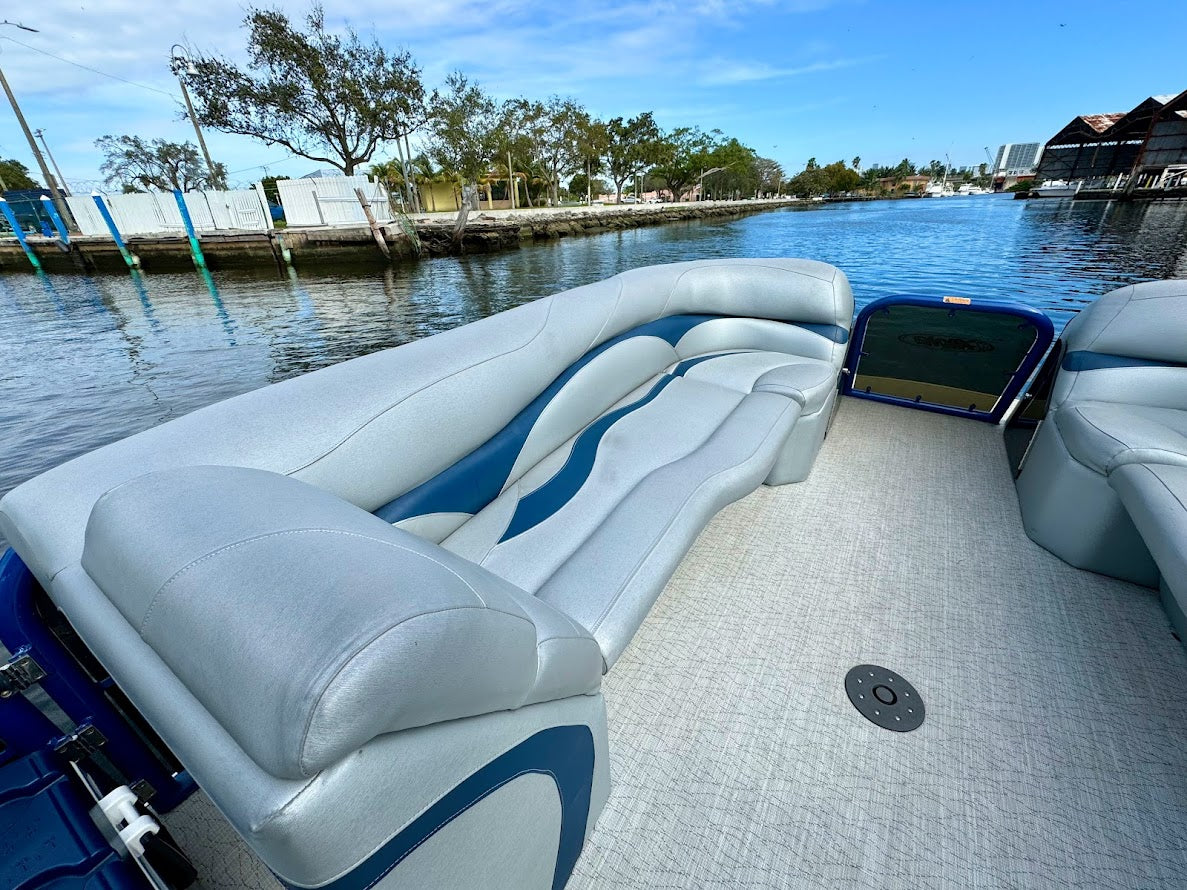 27ft Pontoon with Slide