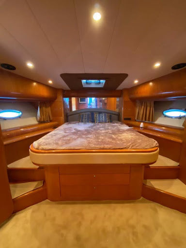 65ft Uniesse