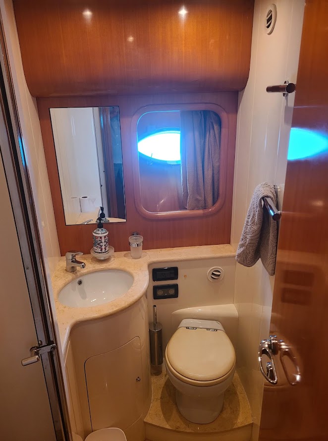 65ft Uniesse