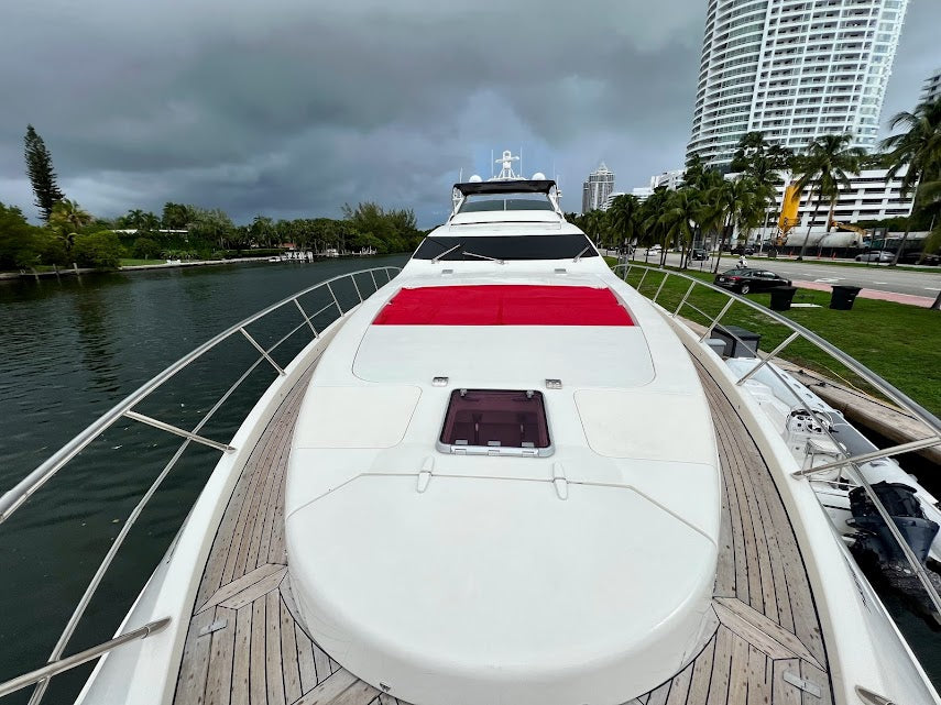 100ft Azimut with Jacuzzi, Club, & Toys