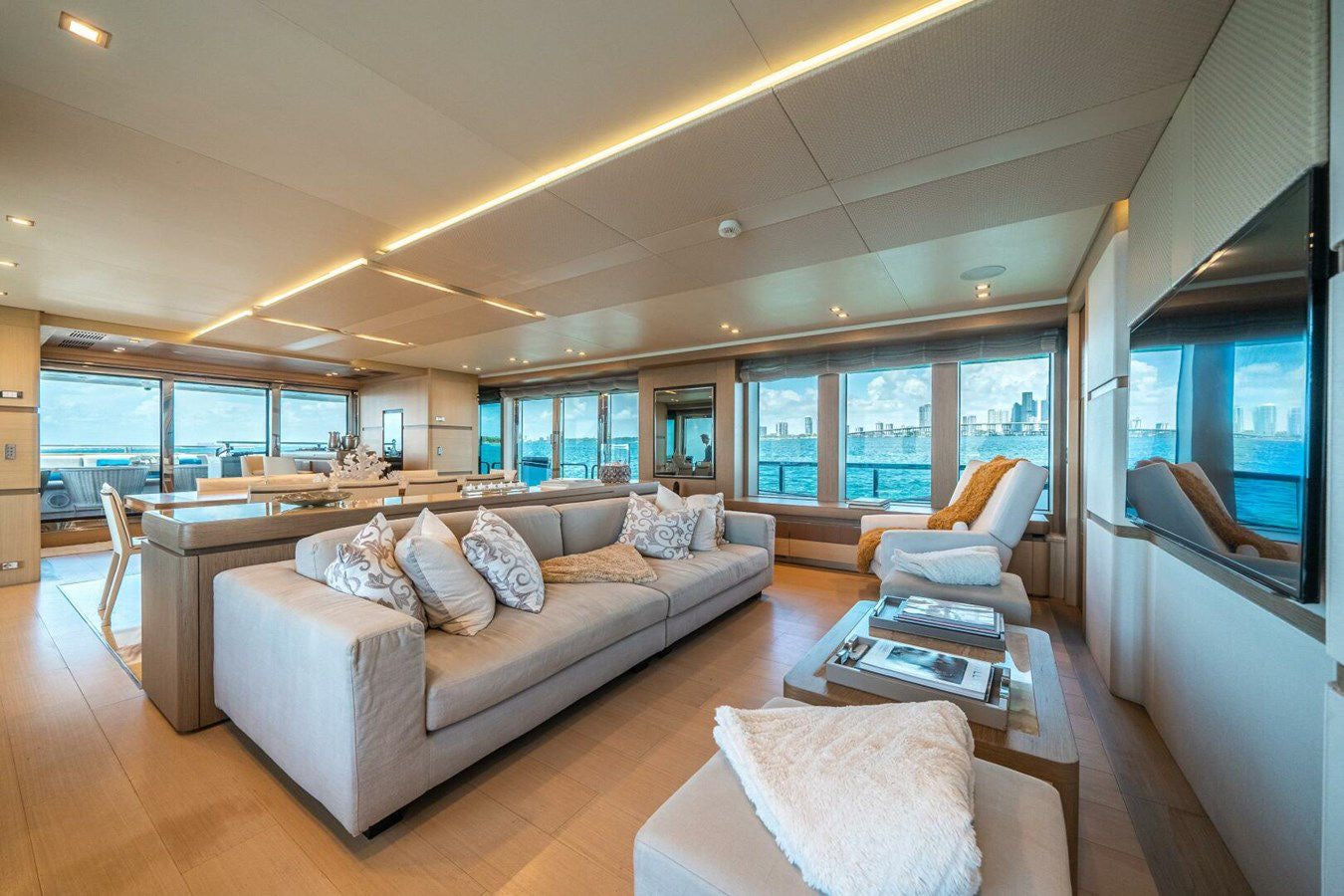 131ft Columbus with Jacuzzi & Jetski