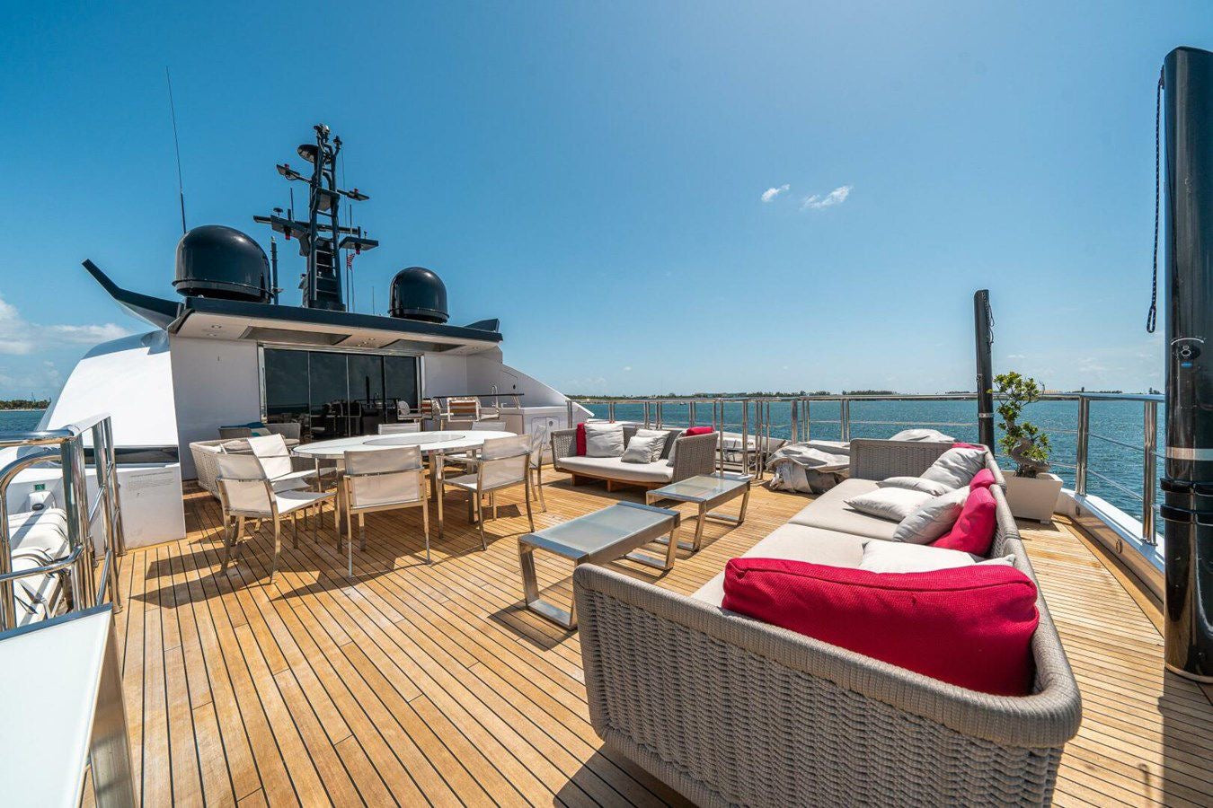 131ft Columbus with Jacuzzi & Jetski