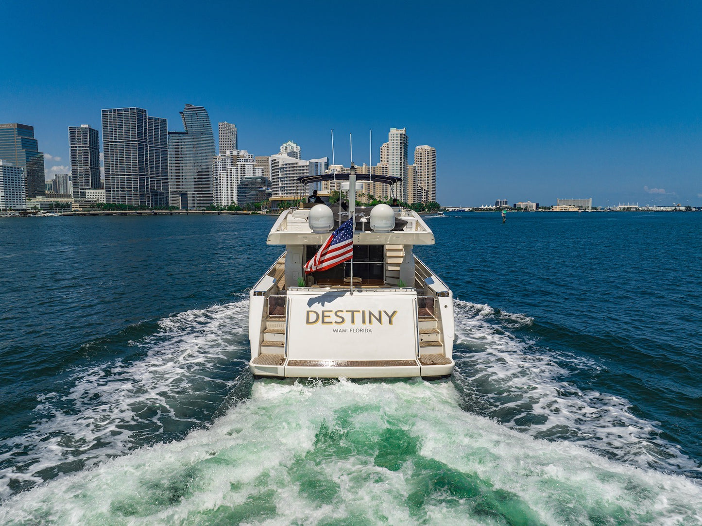 85ft Ferretti with Jacuzzi