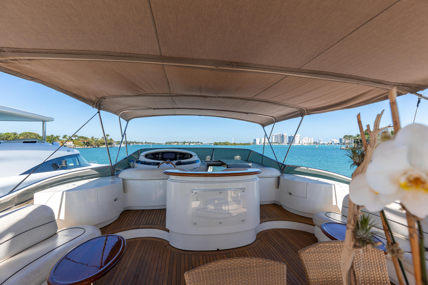 100ft Azimut with Jacuzzi (1)