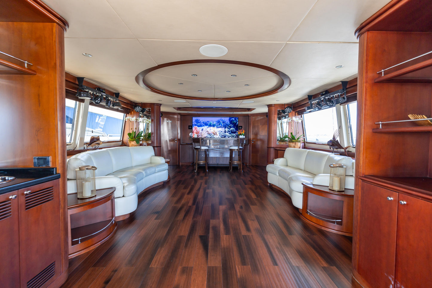 100ft Azimut with Jacuzzi (1)