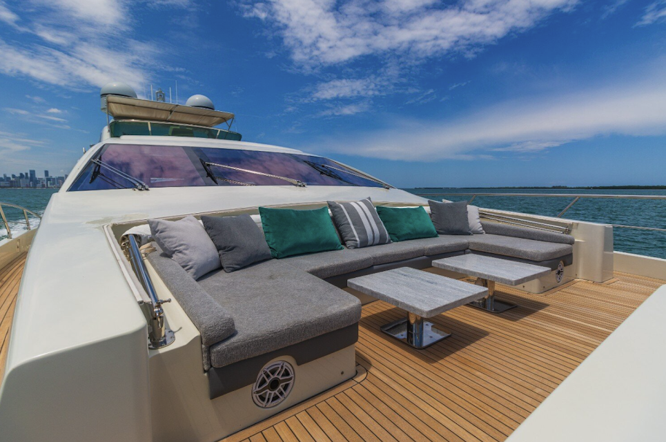 103ft Luxury Azimut with Toys