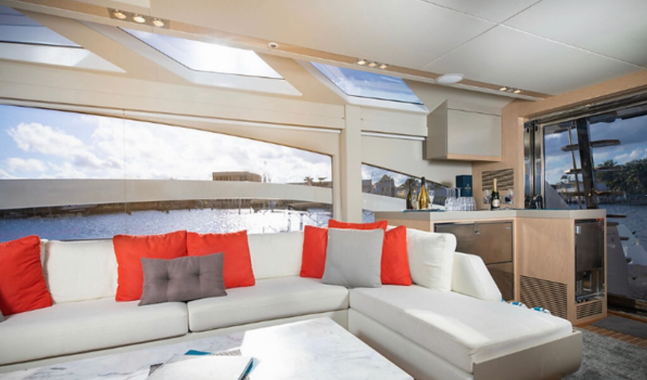 80ft Numarine with Jacuzzi