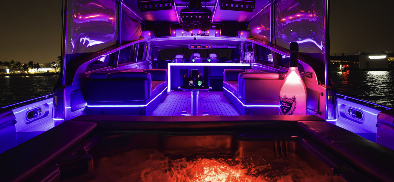 92ft Leopard with Jacuzzi & Club