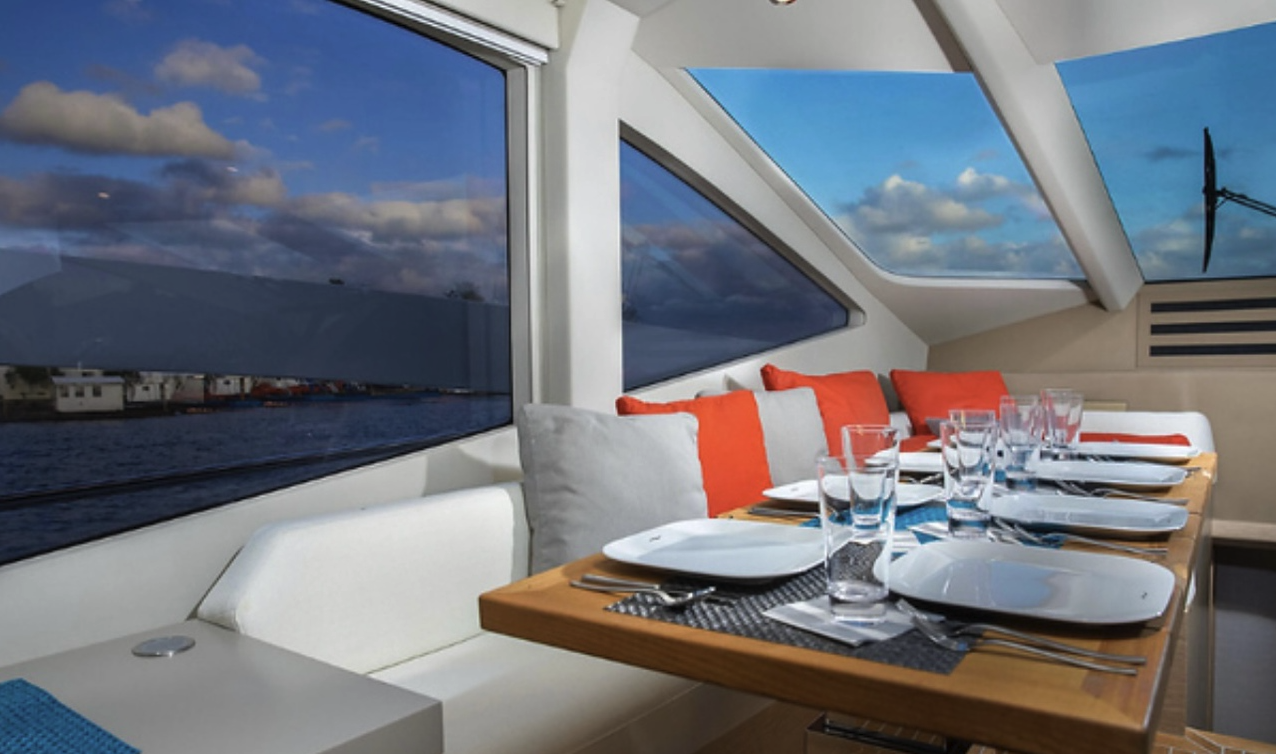80ft Numarine with Jacuzzi