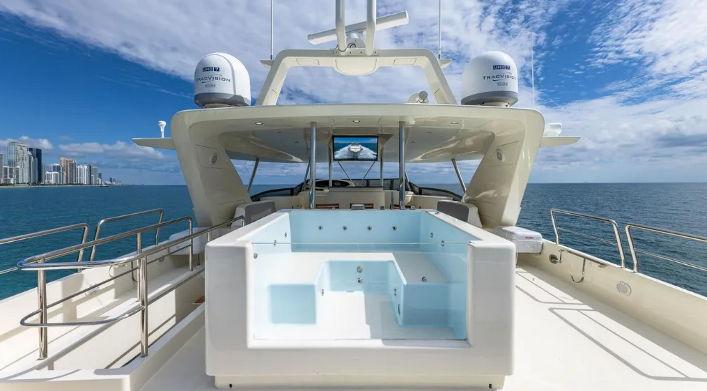 105ft Azimut with Jacuzzi (1)