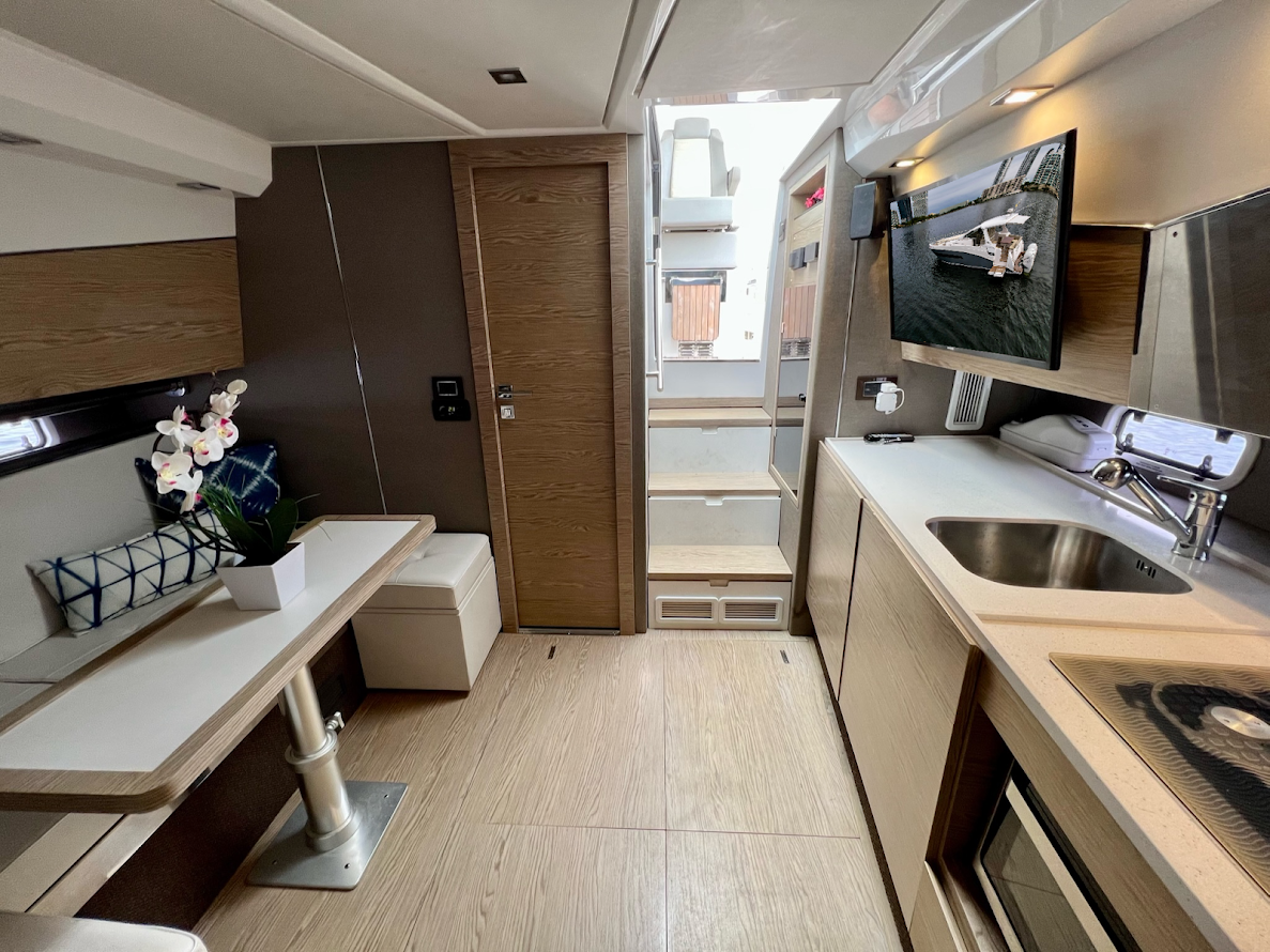 42ft Luxury Azimut Verve