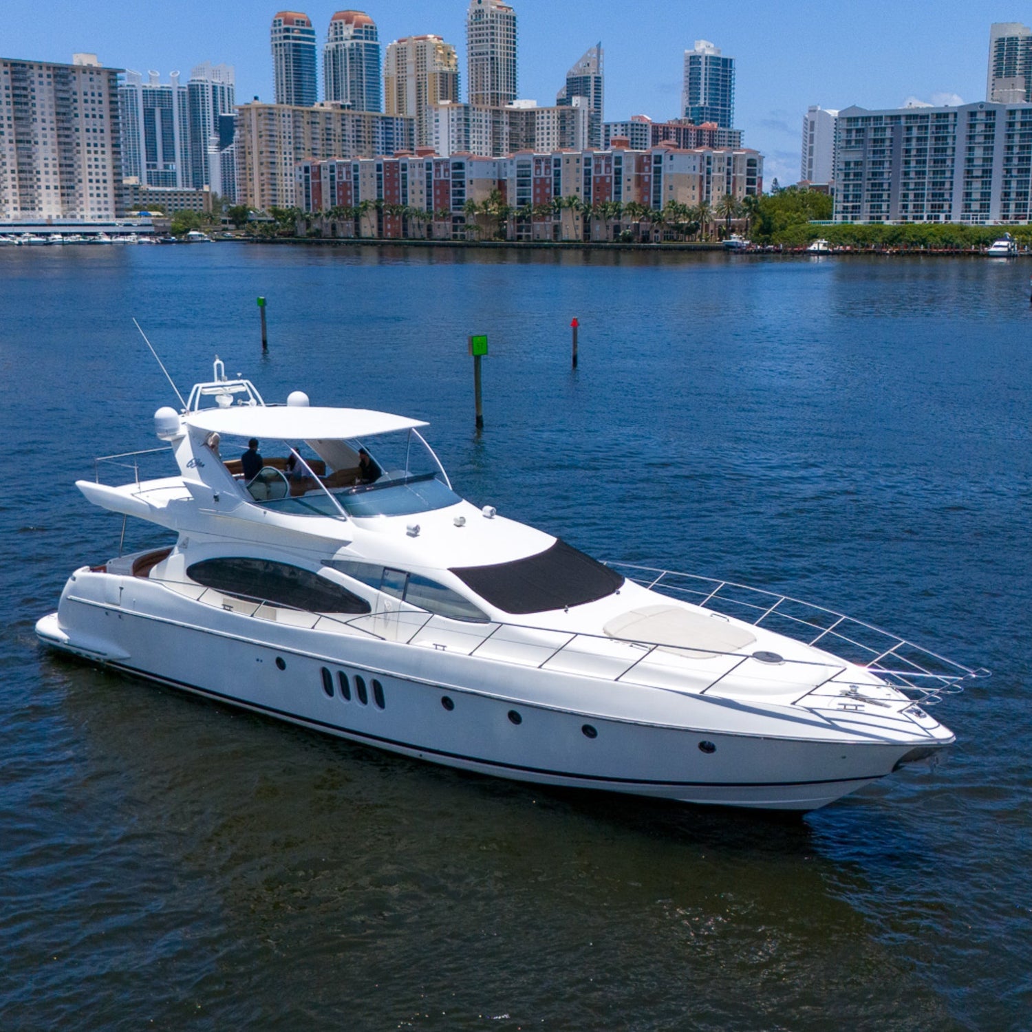 Medium Yachts
