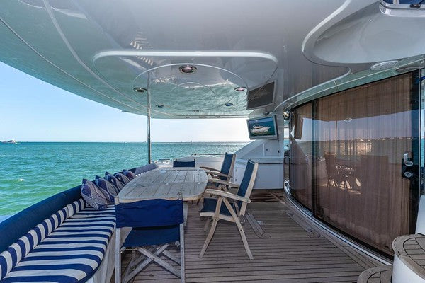 90ft Sunseeker with Jacuzzi (4)