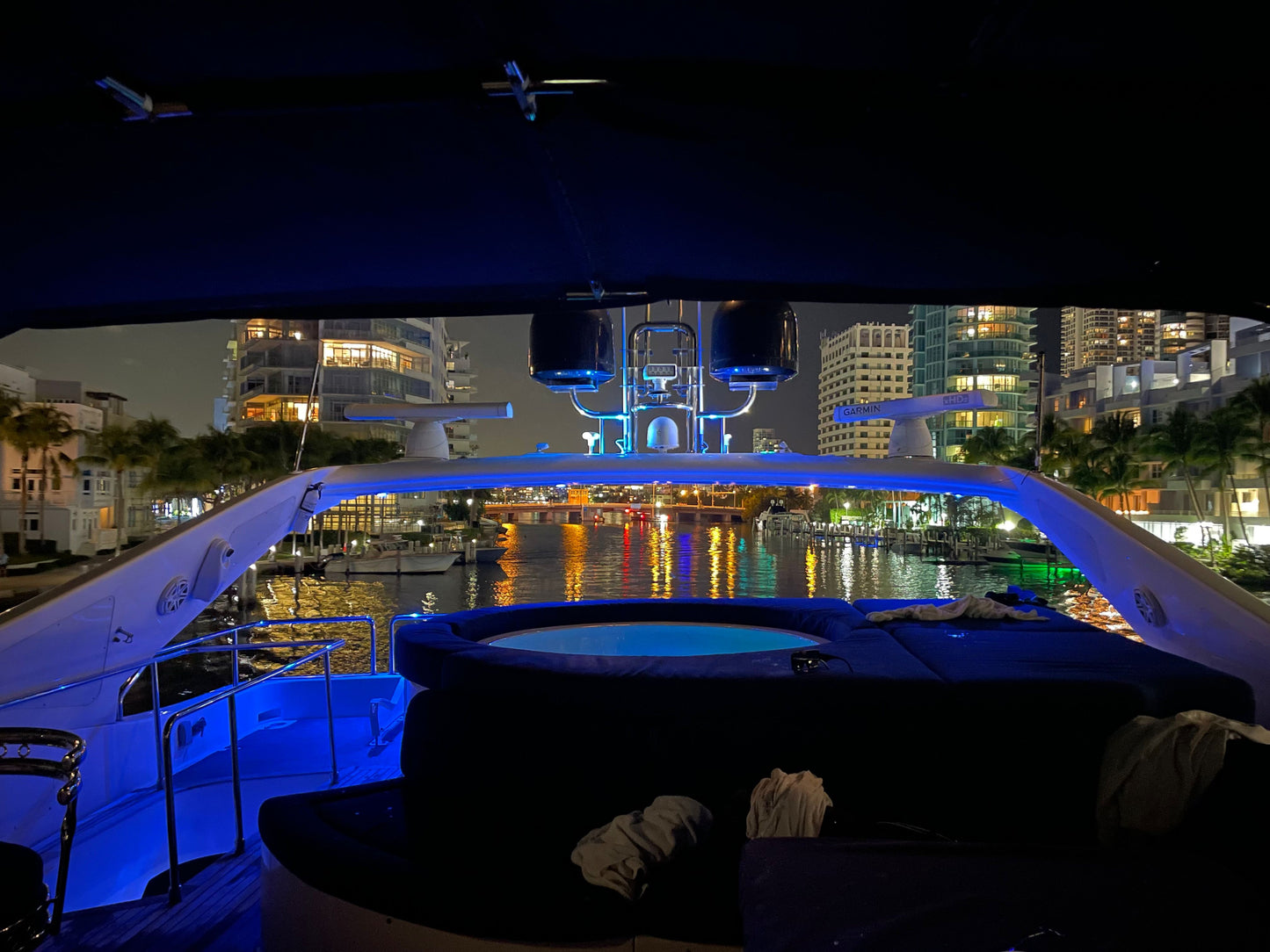 100ft Ferretti with Jacuzzi