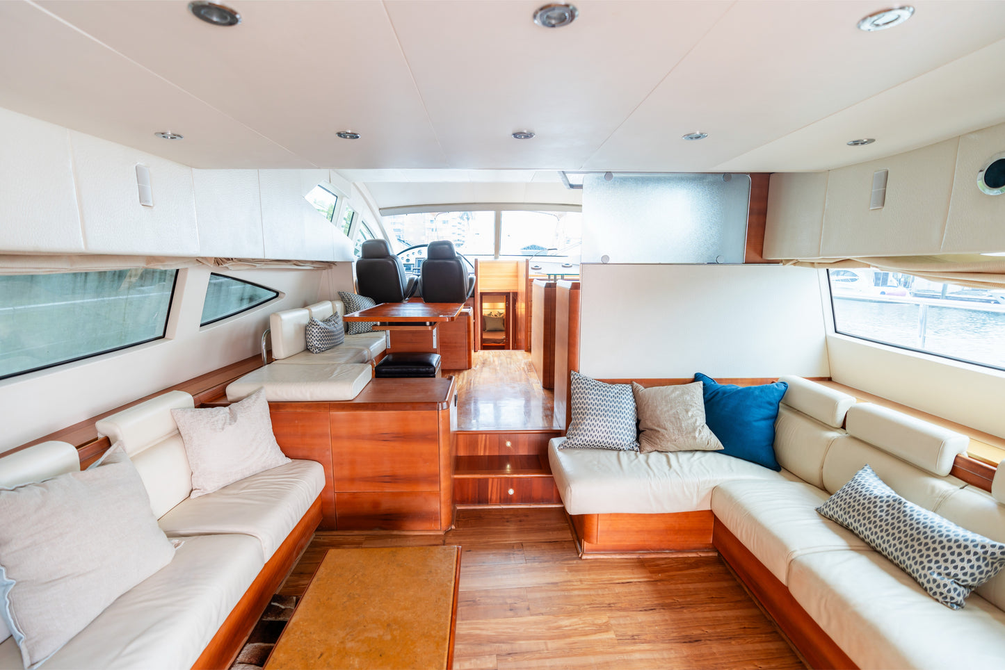 75ft Aicon with Cabana
